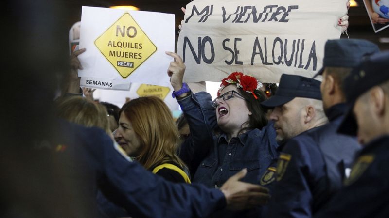 Una feria de gestación subrogada en Madrid levanta las críticas entre distintas organizaciones feministas