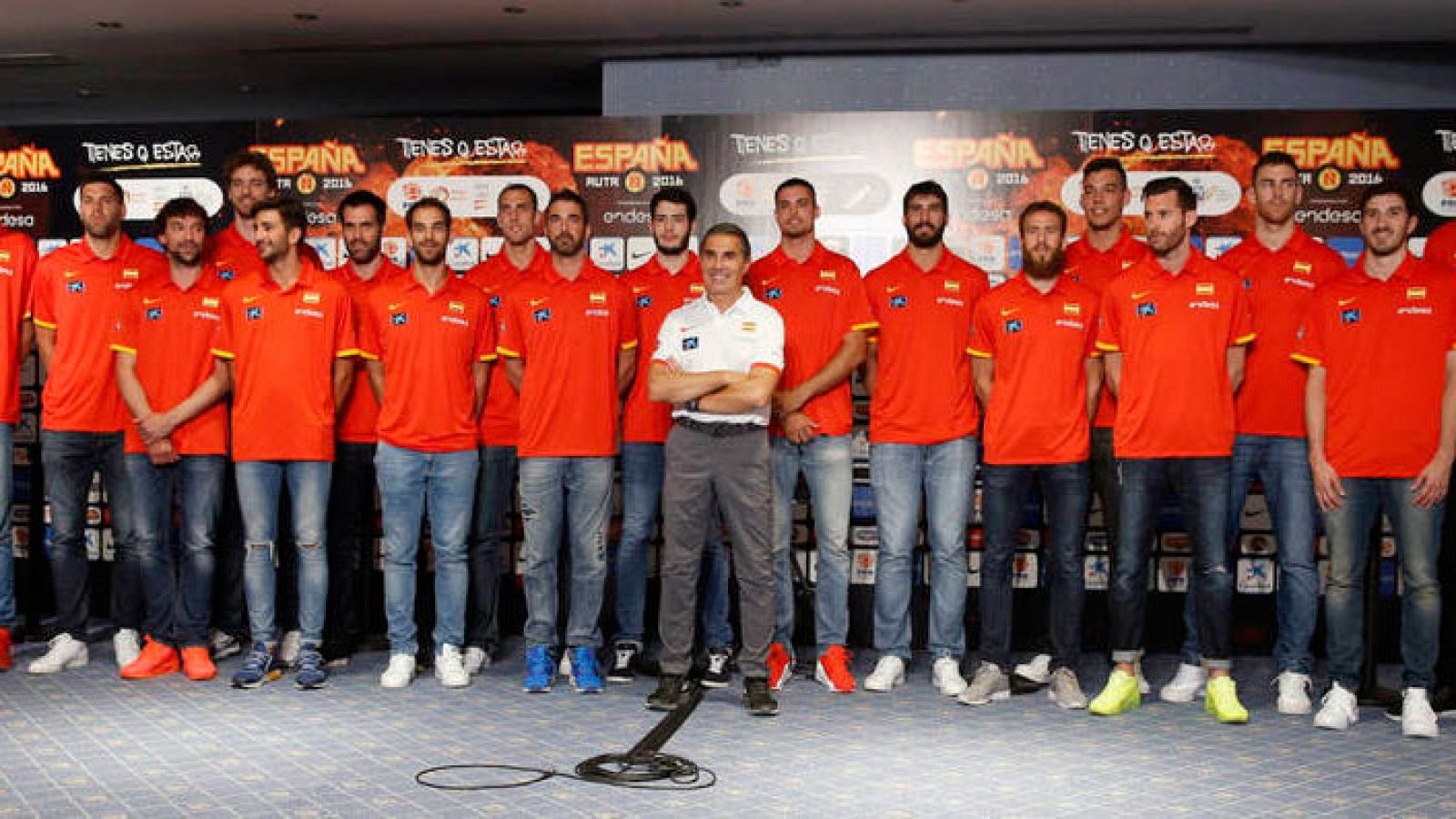 Espa�a se medir� a Montenegro y Eslovenia en la clasificaci�n