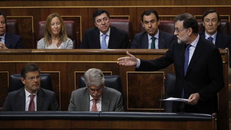 Rajoy defiende la actuación de Moix y pide al PSOE que sea "constructivo"