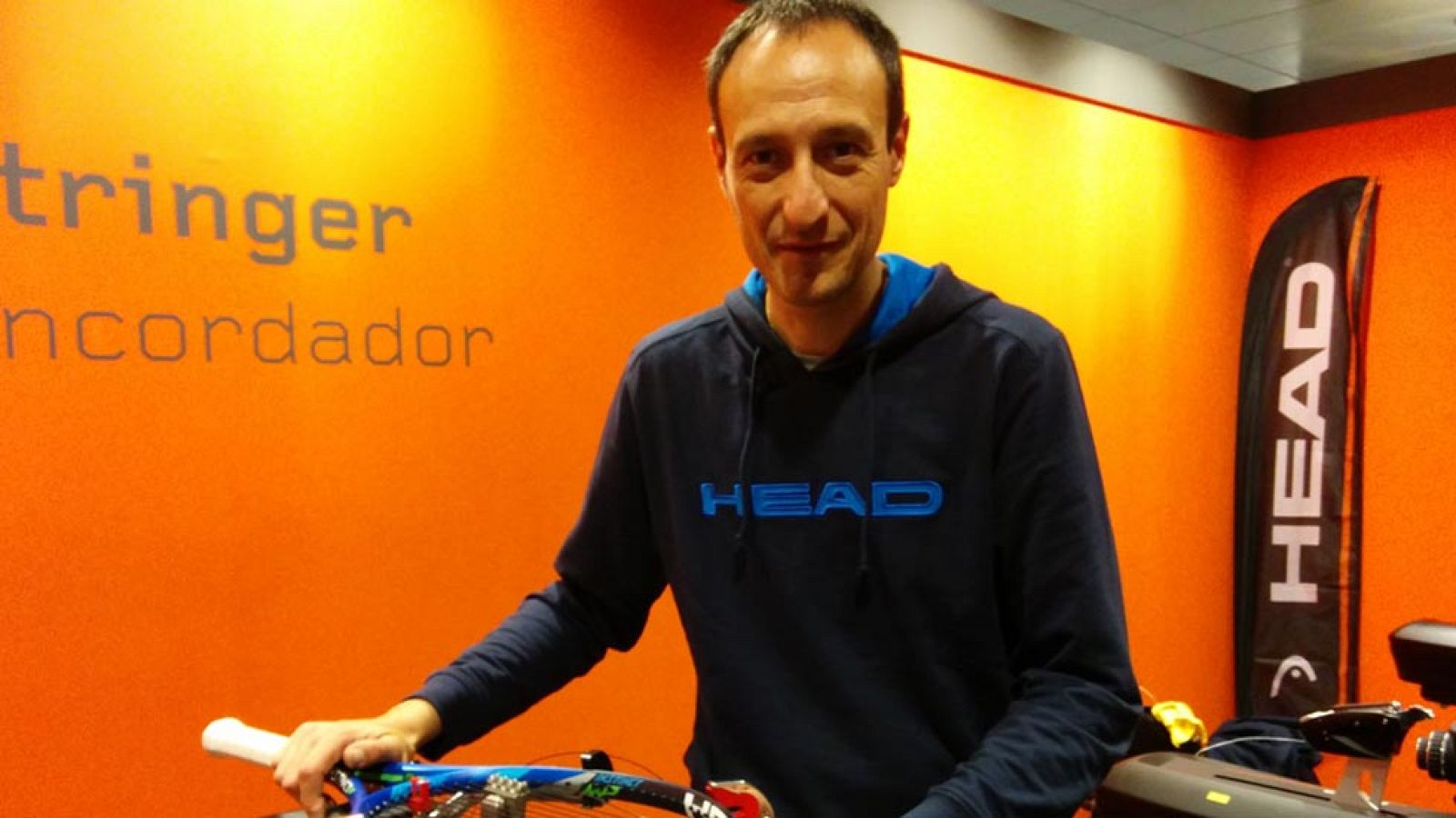 Xavi Segura: "El cordaje es fundamental en el tenis, porque es un deporte de sensaciones" | Ver