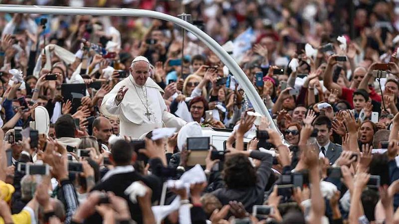 El papa Francisco proclama santos a los dos hermanos pastorcillos de Fátima