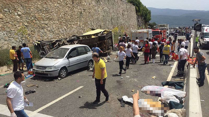 Al menos 20 muertos y 11 heridos en una accidente de autobús en el oeste de Turquía