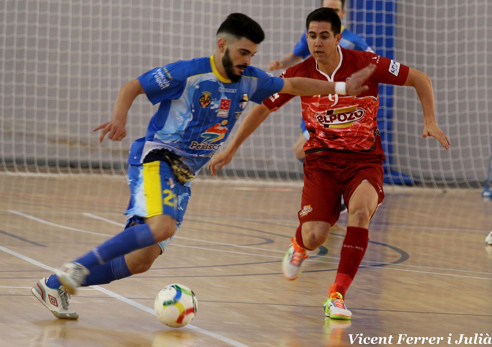 ElPozo Murcia impone su condici�n de favorito en el primer partido ante el Pe��scola