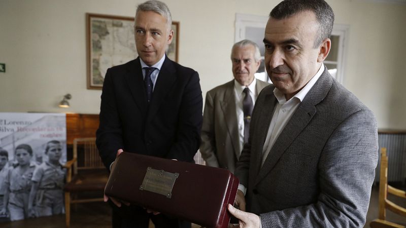 Lorenzo Silva: "Franco no puede seguir en un mausoleo que glorifica su figura con cargo al Estado"