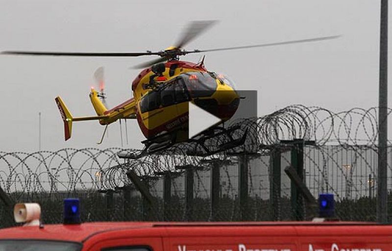 Un incendio obliga a cerrar al tráfico el Eurotúnel que une Francia y Reino Unido