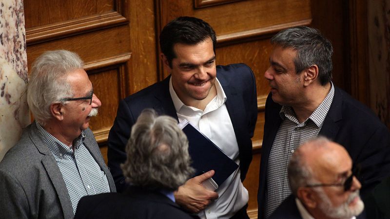 El Parlamento griego aprueba los nuevos recortes acordados con los acreedores