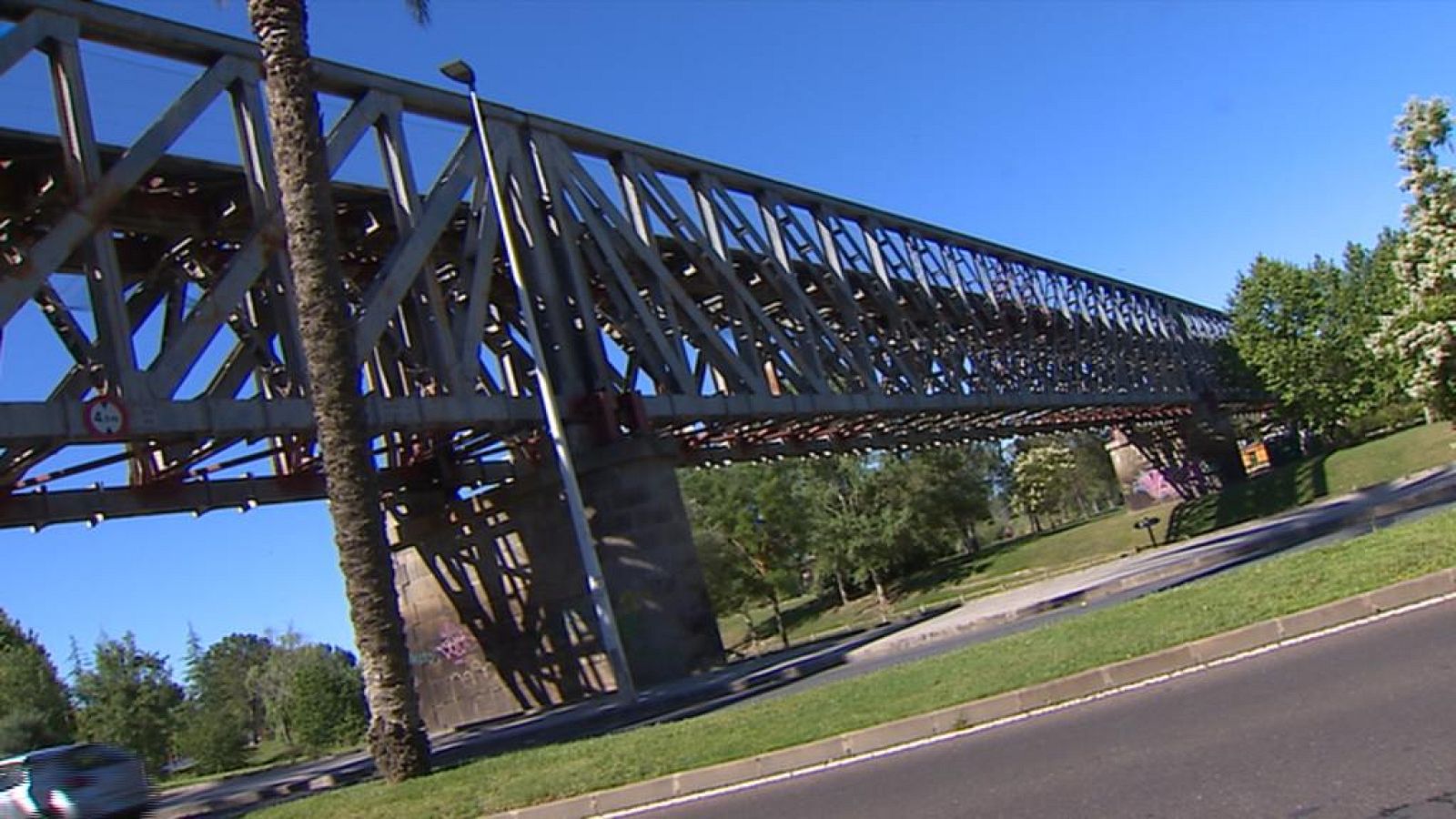 ADOPTA UN MONUMENTO, PUENTE DE HIERRO