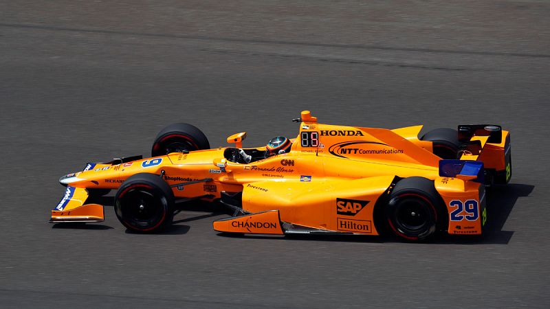 Alonso se abona a la cuarta plaza y pone su monoplaza a 373 km/h