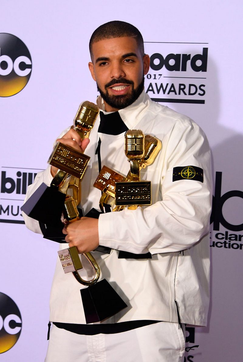 El rapero canadiense Drake conquista los Billboard con una cifra récord de 13 premios