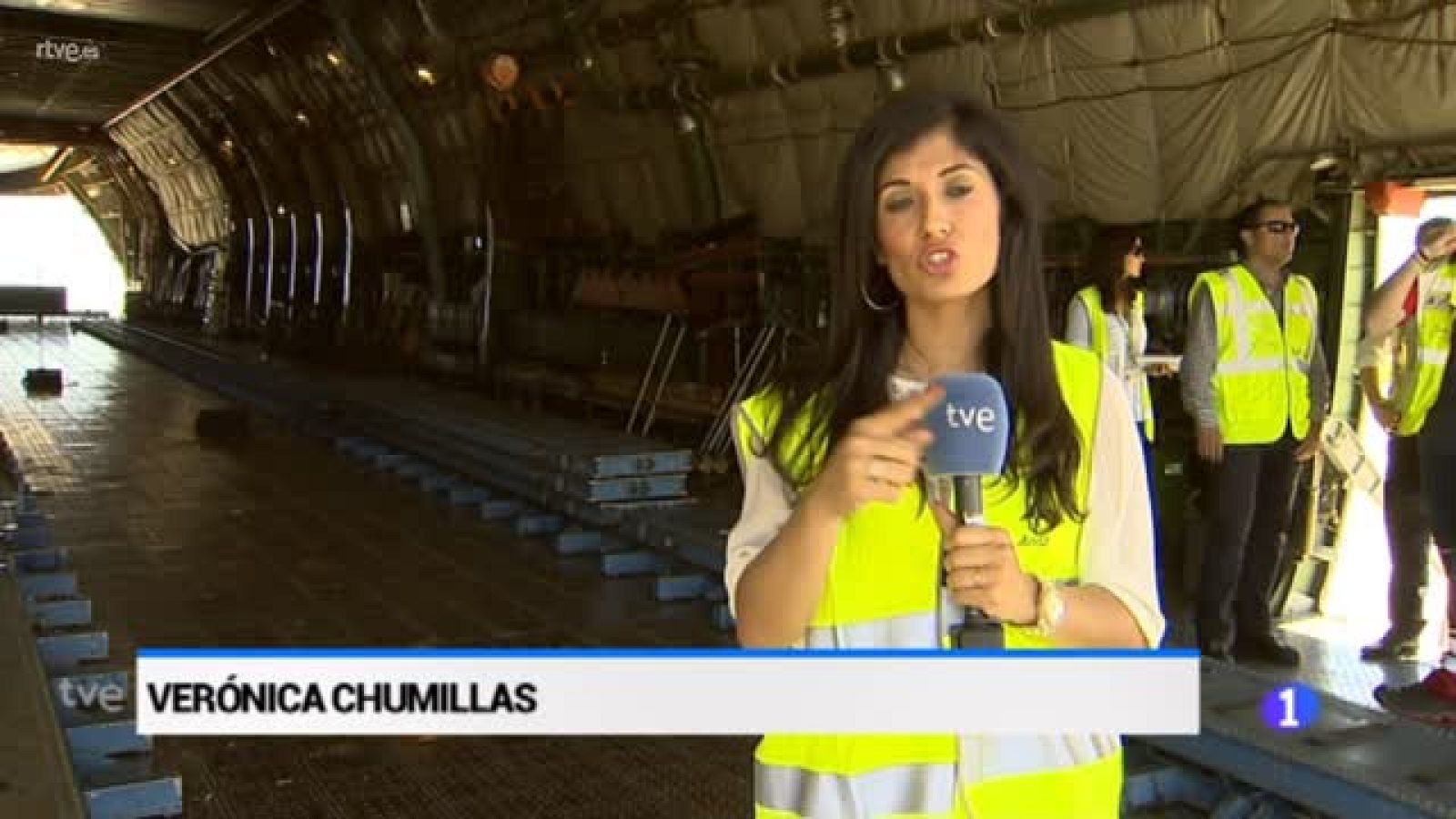 El aeropuerto de Sevilla recibe tres aviones Antonov | Ver