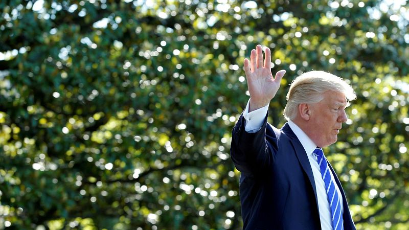 Trump propone drásticos recortes en programas de asistencia social y salud para eliminar el déficit en una década