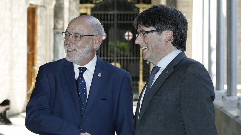 El presidente de la Generalitat advierte al fiscal general del Estado del "error" de judicializar el proceso catalán