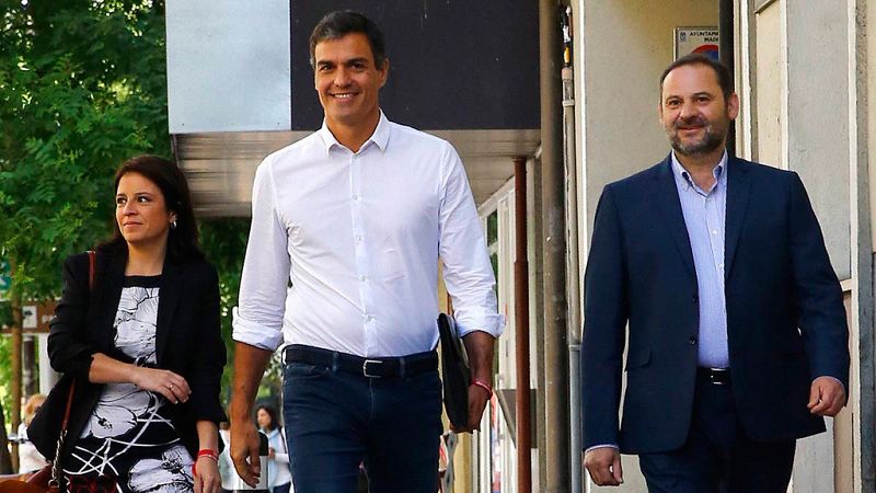 Ábalos, mano derecha de Sánchez, será el portavoz provisional del Grupo Parlamentario Socialista