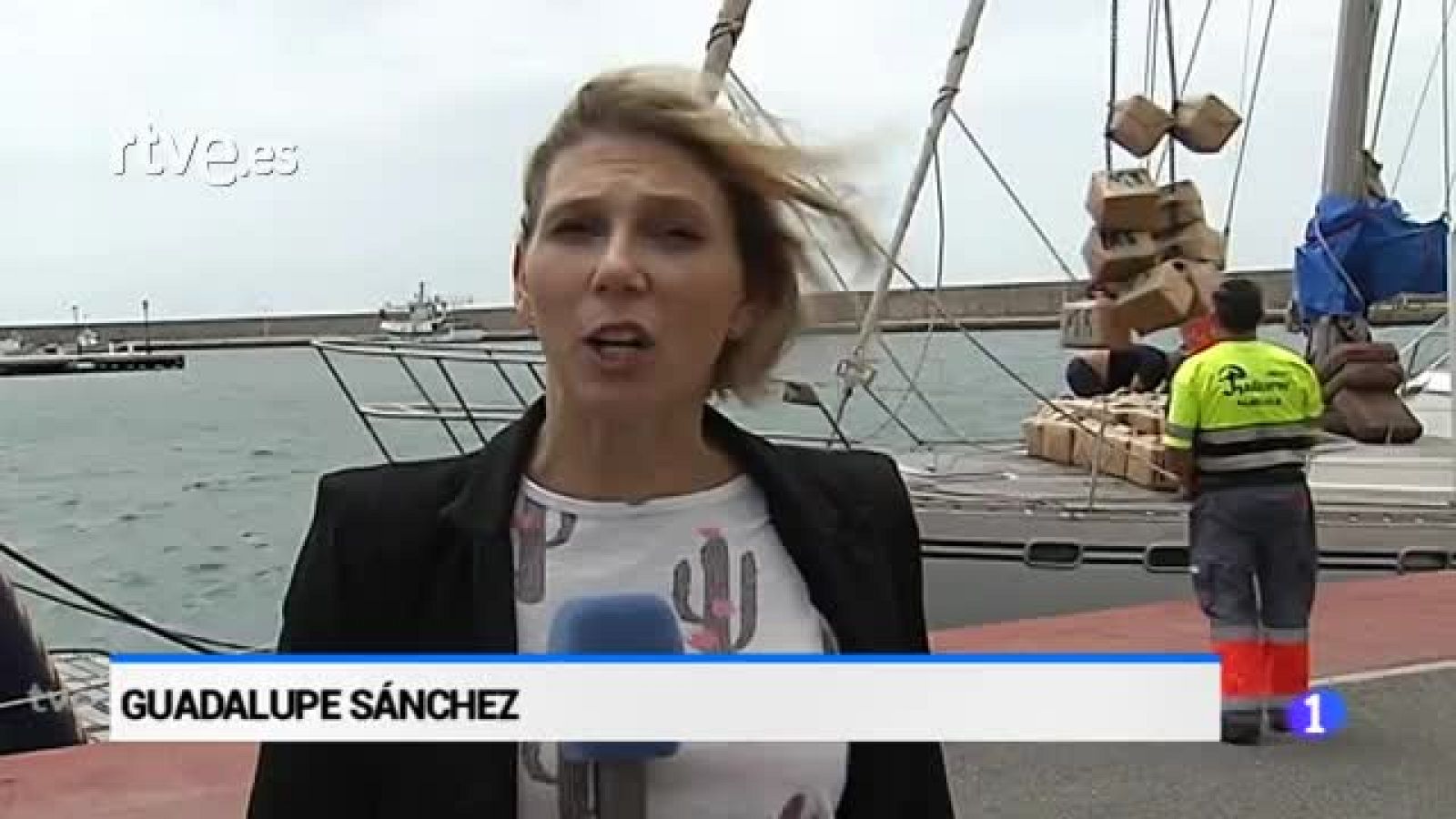 El Servicio de Vigilancia Aduanera intercepta un velero cargado de hachís. | Ver