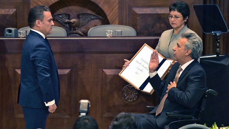 Lenín Moreno presta juramento como presidente de Ecuador