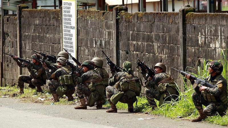 El Ejército filipino intenta recuperar una ciudad tomada por un grupo yihadista fiel al Estado Islámico