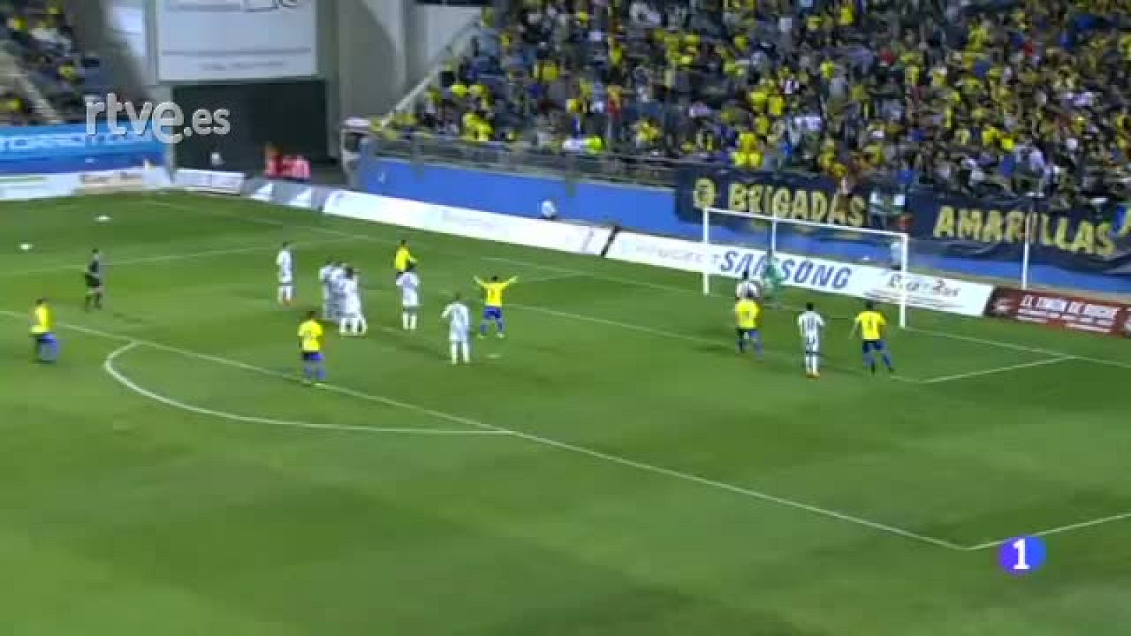 La segunda división viene marcada por el duelo regional entre el Cádiz y el Sevilla Atlético. | Ver