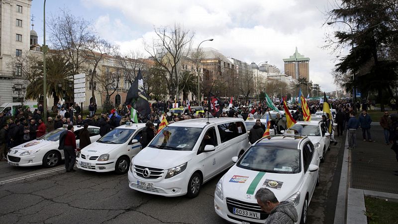 Paro de taxistas en toda España y manifestación en Madrid contra la "competencia desleal" de Uber y Cabify