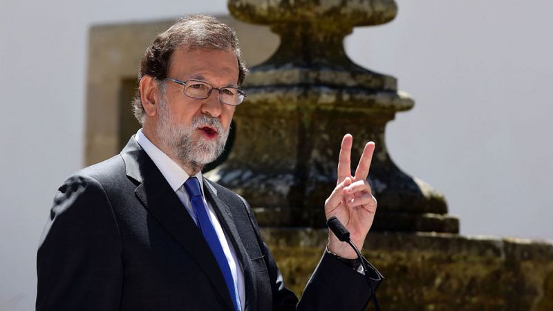 Sánchez traslada a Rajoy que no apoyará el referéndum ilegal de Cataluña