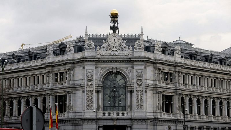 El Banco de España sugiere no vincular la subida de los salarios con el IPC y ve "prioritario" reducir el déficit público