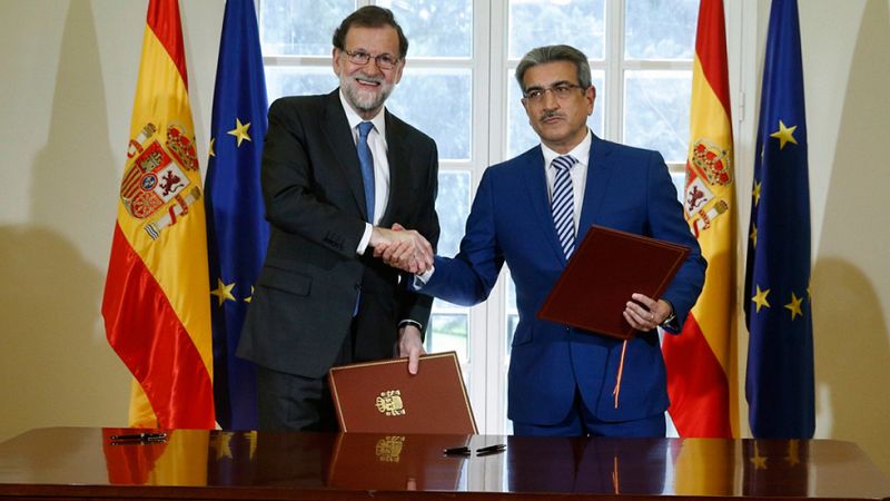Rajoy y Nueva Canarias firman el acuerdo que asegura al Gobierno aprobar los Presupuestos de 2017