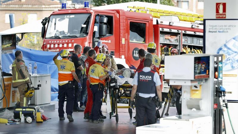 Un muerto y un herido muy grave tras una explosión en una gasolinera de Sant Sadurní d'Anoia, Barcelona