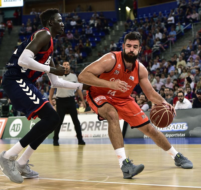 Valencia Basket roba el factor cancha al Baskonia en el primer asalto
