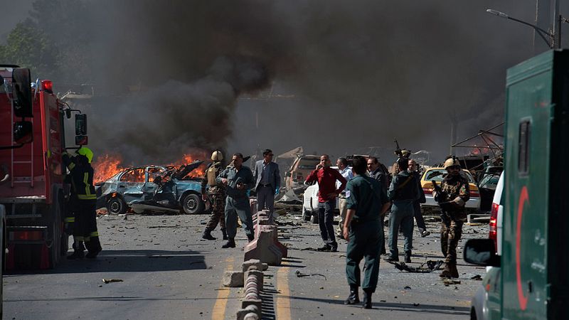 Mueren al menos 90 personas en un atentado en el distrito diplomático de Kabul