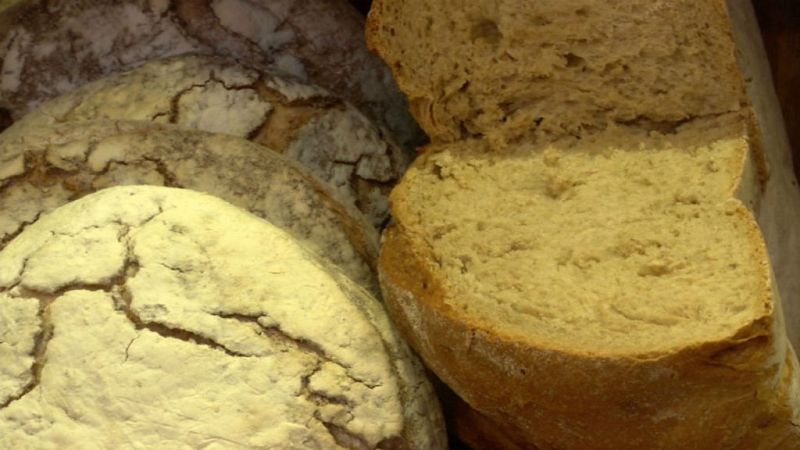 Recorremos España de pan en pan: 12 recetas para saborear