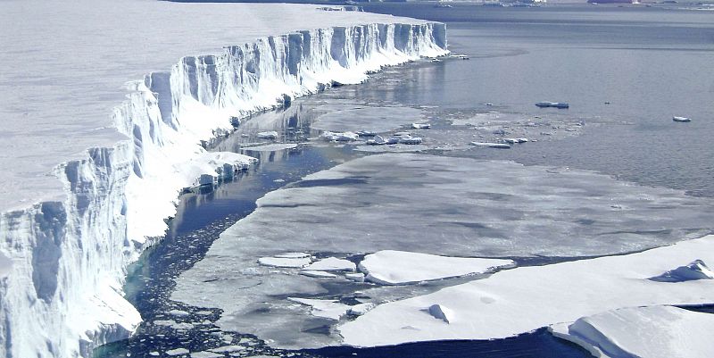 La Antártida crece mientras el Ártico se derrite
