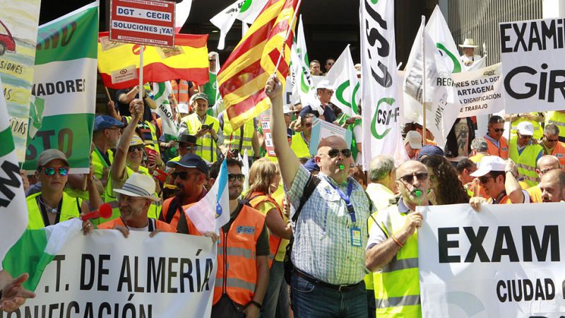 La huelga de examinadores de tráfico obliga a suspender al menos 5.000 exámenes prácticos en toda España