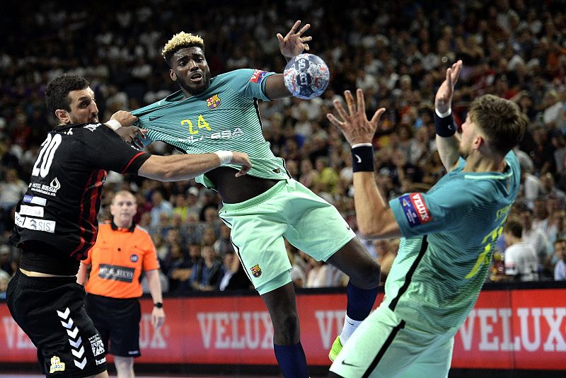 El HC Vardar deja al Barça sin final en los últimos segundos