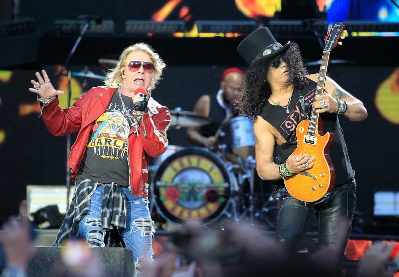 Guns N' Roses sacian los apetitos nostálgicos de Madrid con una orgía de rock