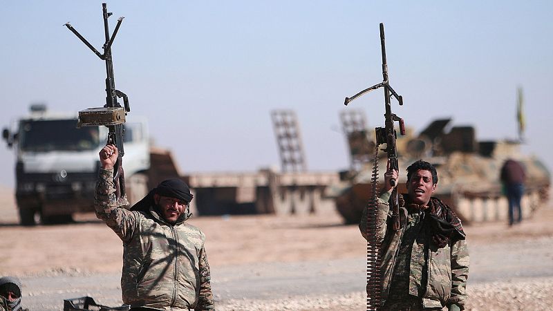 Los kurdos lideran el asalto a Raqqa, capital del "califato" del Estado Islámico en Siria