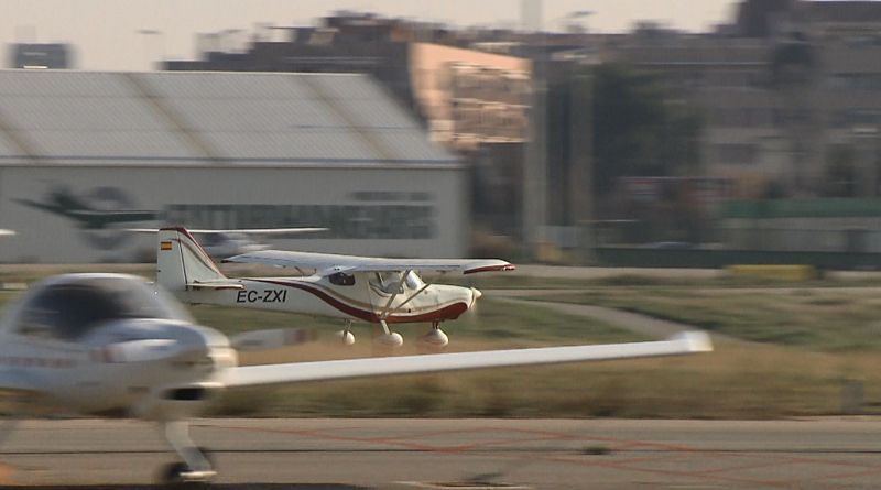 "Tinc Una Idea" ens redescobreix una important infraestructura aèria catalana a 'Aeroport de Sabadell, aixecant el vol'