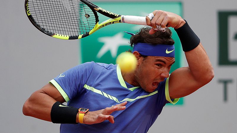 Nadal alcanza las semifinales de Roland Garros por la retirada de Carreño