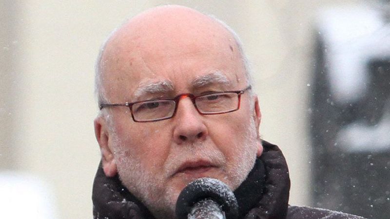 Adam Zagajewski: "El deber de los poetas es no estar callados"