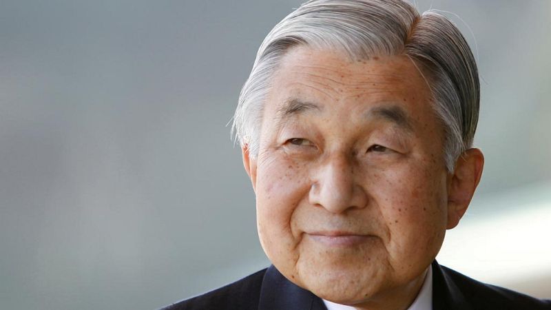 Japón aprueba la ley que permitirá abdicar al emperador Akihito