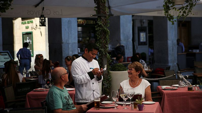 El coste por hora trabajada en el primer trimestre registra su mayor caída en 17 años