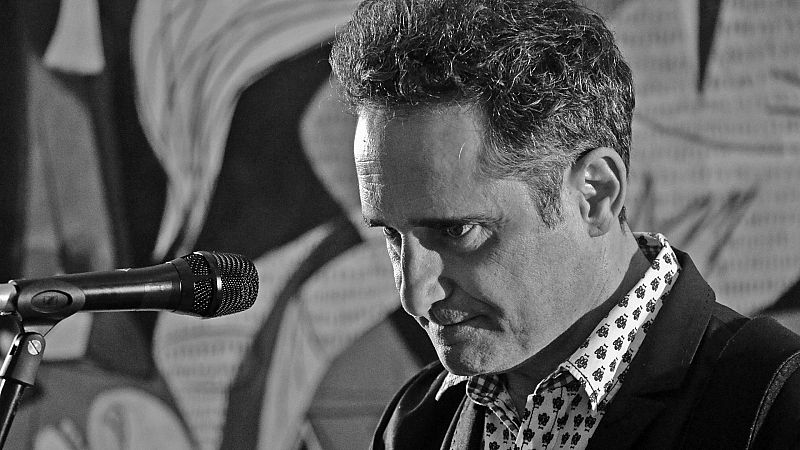 Jorge Drexler y el rojo intenso de Guernica