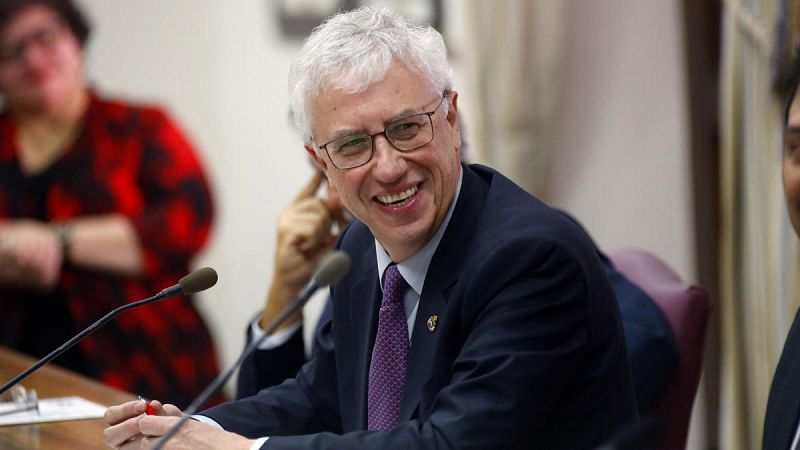 El académico Sánchez Ron critica la "trágica" situación de la ciencia en España