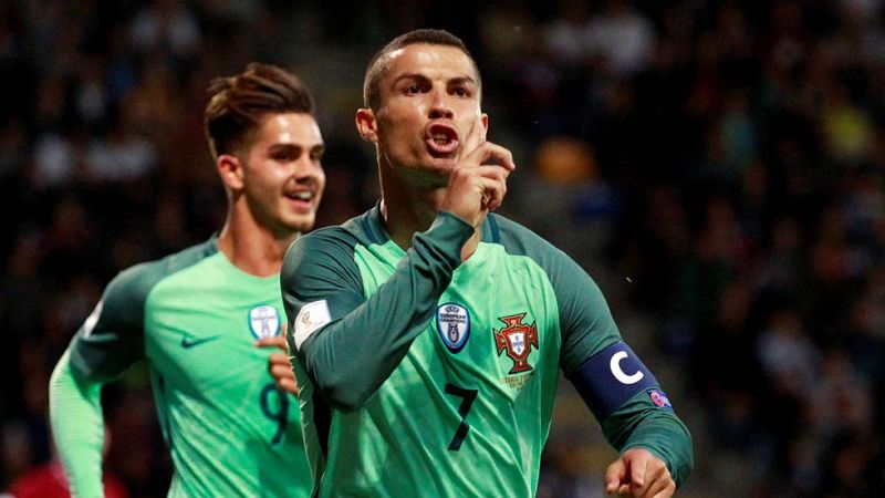 Suecia encoge el grupo de la muerte; Cristiano sigue en racha