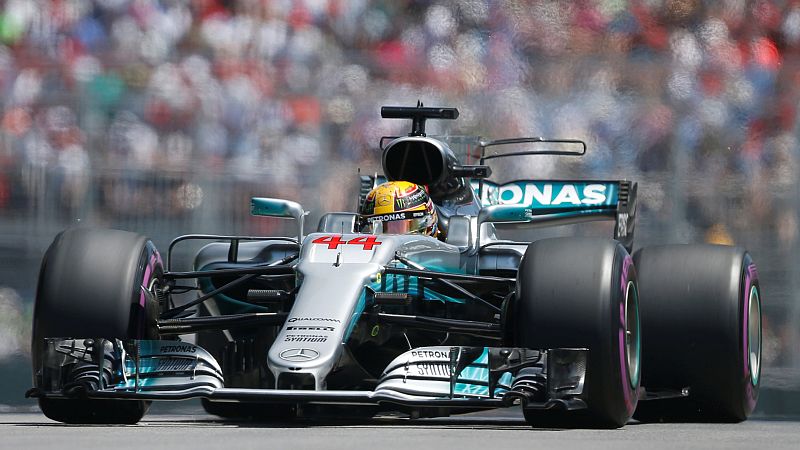 Hamilton logra la pole en Canadá