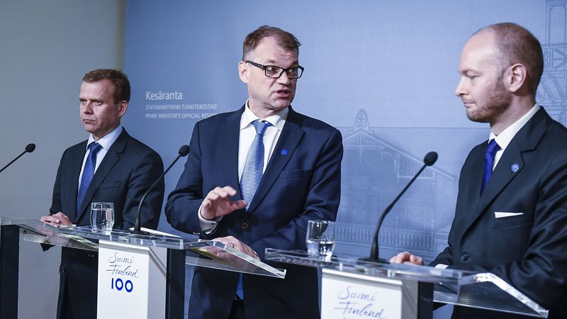 Finlandia evita elecciones anticipadas gracias a la escisión de los populistas socios del Gobierno