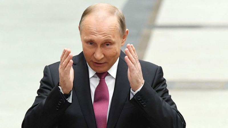Putin bromea sobre dar asilo al exjefe del FBI si es perseguido en EE.UU.