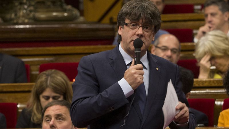 Puigdemont pide por carta a Pastor un debate sobre el referéndum unilateral en el Congreso