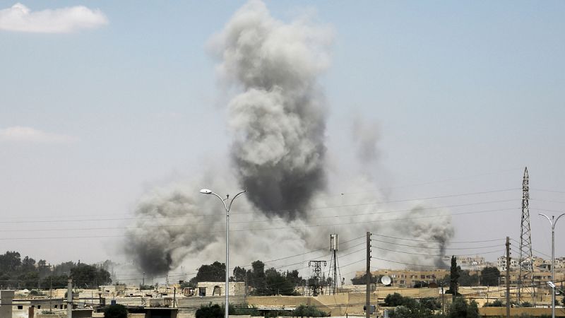 El Gobierno sirio acusa a la coalición apoyada por EE.UU. de derribar un avión de guerra