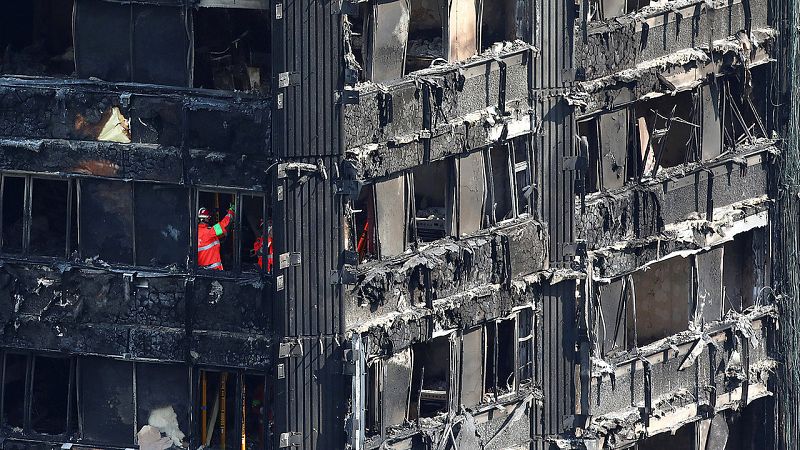 La Policía eleva a 79 el número de personas muertas o desaparecidas en el incendio de Londres