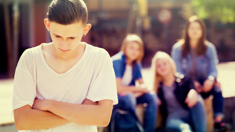 Acoso en las aulas a los menores LGTB: "A los cinco años ya se llaman maricón o marimacho"