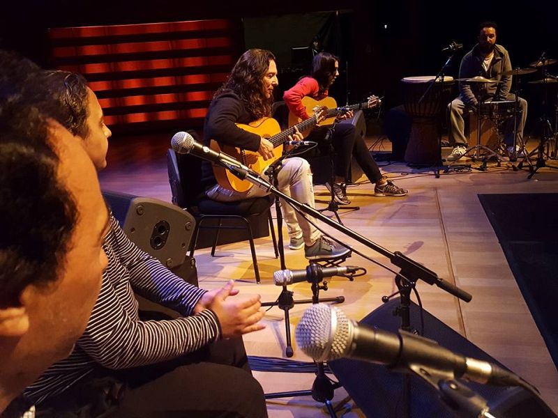 'Imprescindibles' acompaña a Tomatito en sus ensayos y conciertos para mostrar las múltiples facetas del guitarrista